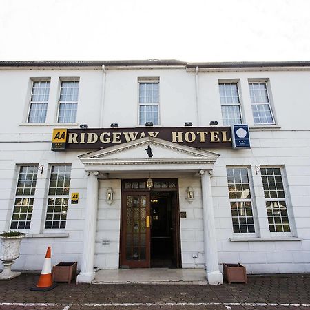 Oyo Ridgeway Hotel Чингфорд Экстерьер фото